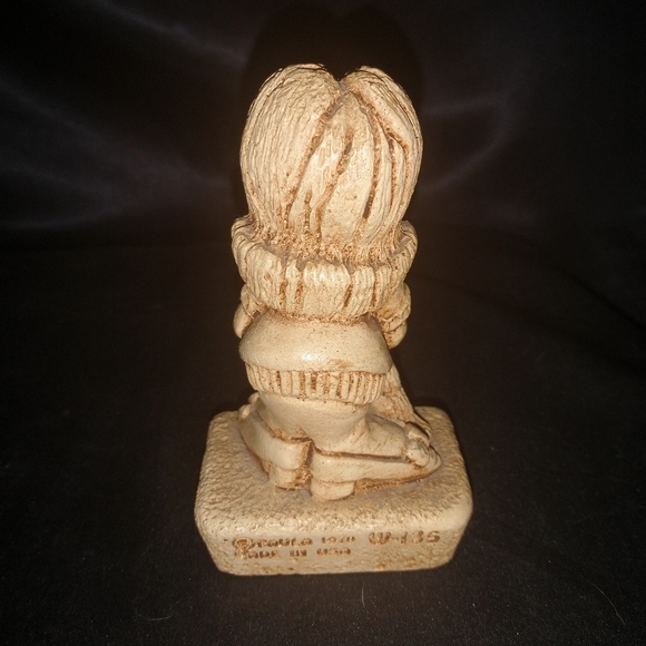 # 1 Mom Vintage Trophy - Picture 3 of 4